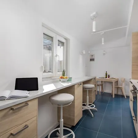 Artemis Apartament *