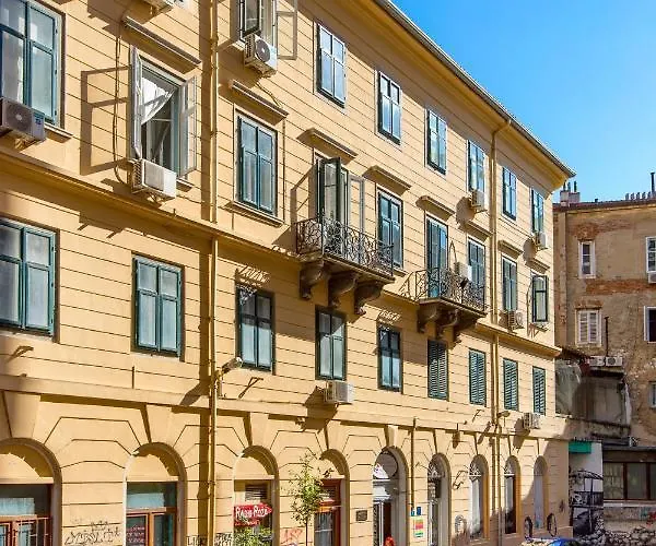 Artemis Apartament *